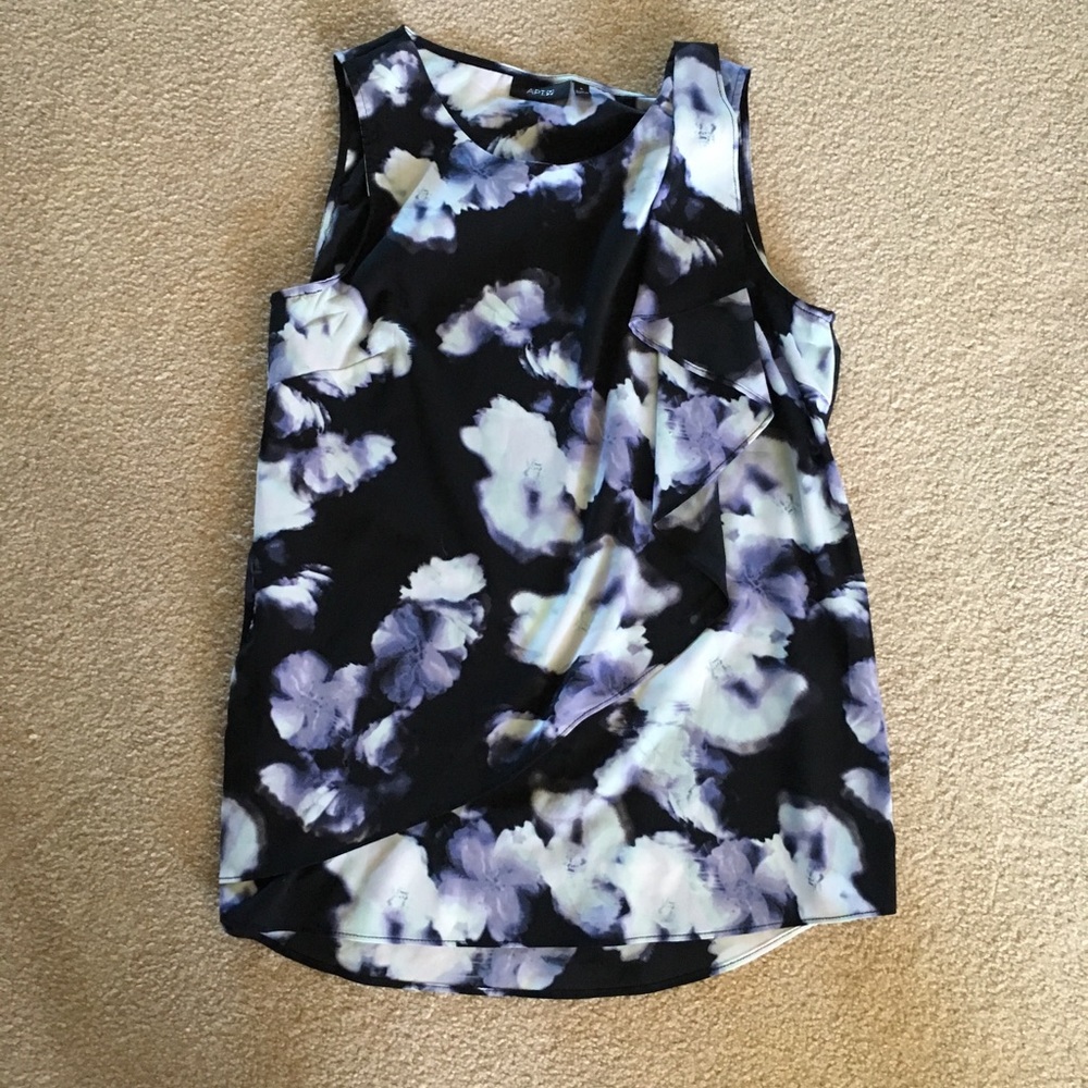 NWOT Apt 9 Top